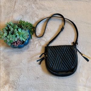 EUC Vince Camuto Bailey Quilted Leather Crossbody
